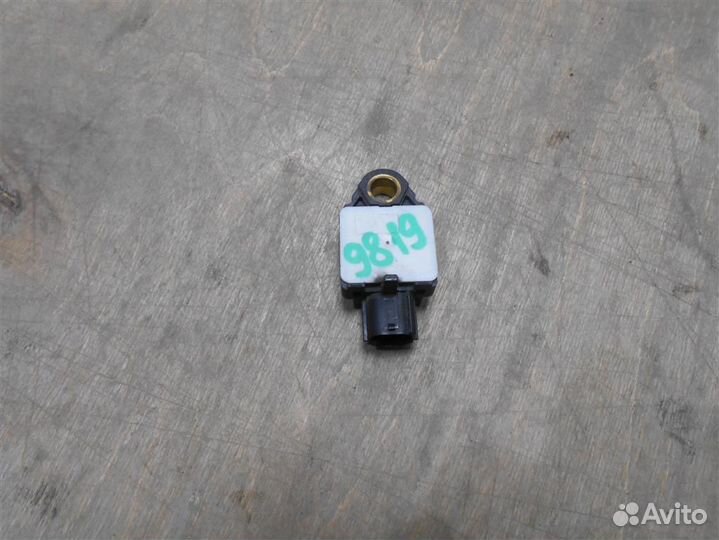 Датчик ускорения от Mitsubishi Outlander XL (CW)