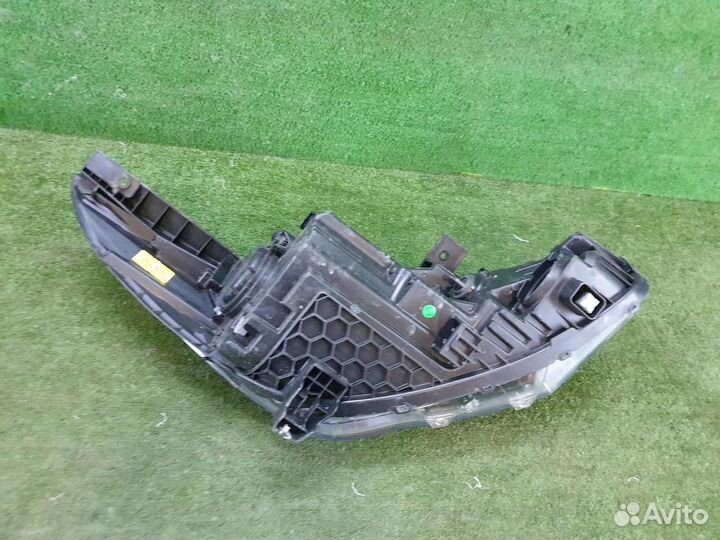 Фара левая Hyundai Solaris