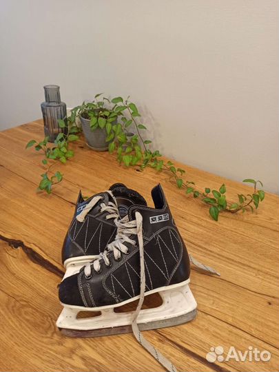 Коньки хоккейные