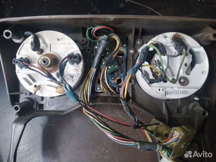 Приборная панель Isuzu Trooper