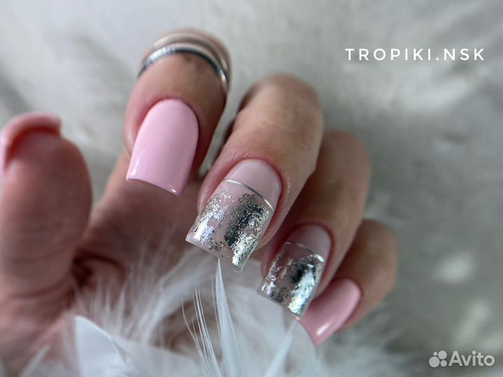 Маникюр, педикюр с покрытием в салоне