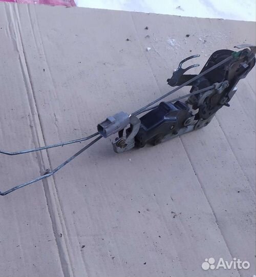 Замок двери Тойота марк2