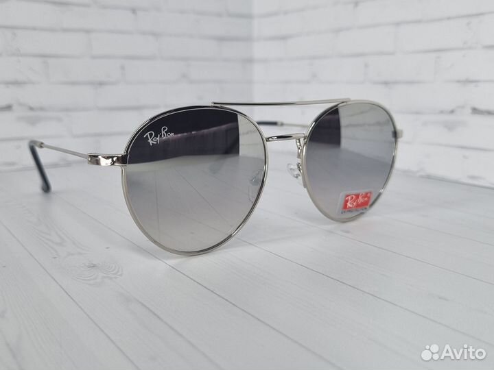 Солнцезащитные очки Ray-Ban