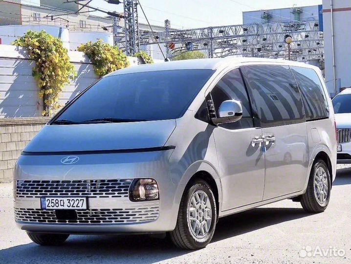 Hyundai Staria 2.2 AT, 2024, 1 000 км