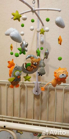 Мобиль на кроватку из фетра