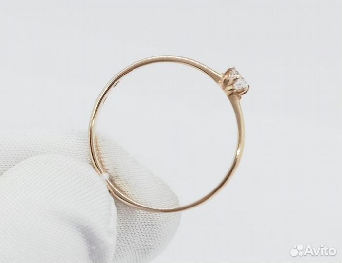 Золотое кольцо с камнем 16,5р