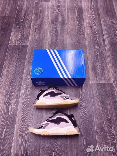 Кроссовки Adidas