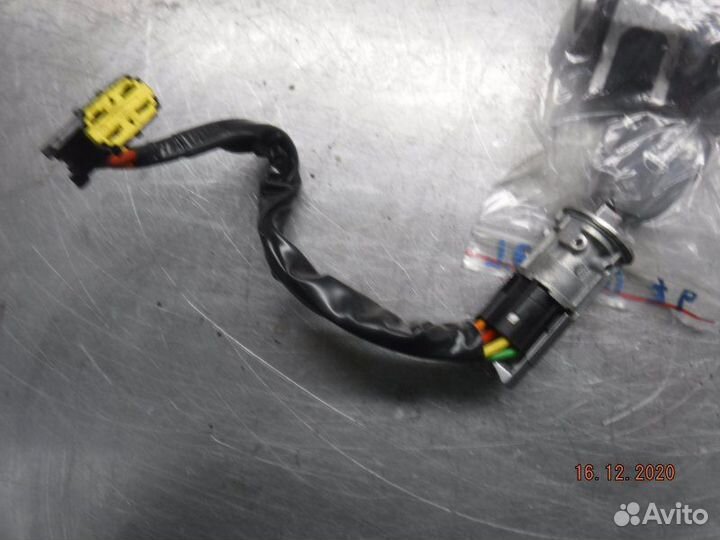 Замок зажигания Nissan Terrano F4R 2014