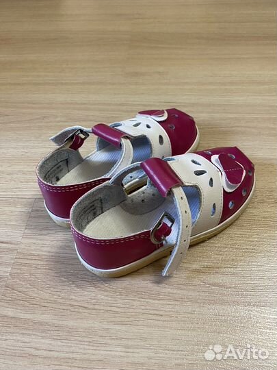 Сандалии для девочки