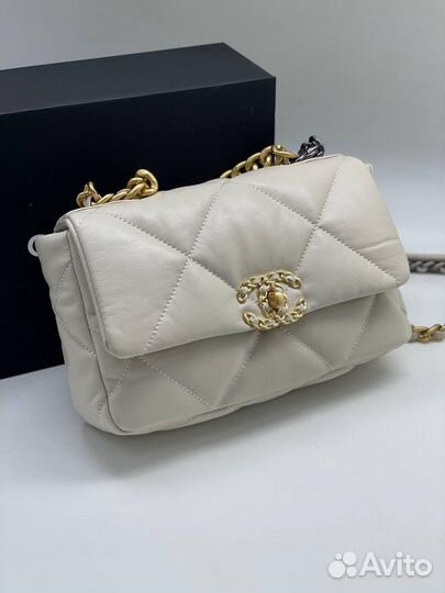 Сумка Chanel 19