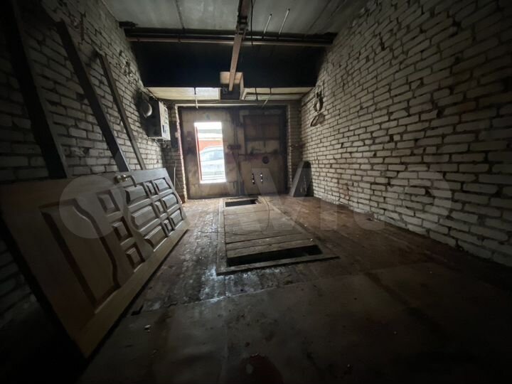 Гараж, > 30 м²