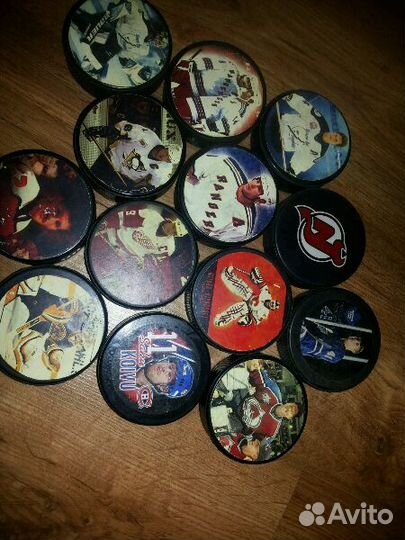 Шайбы с наклейками