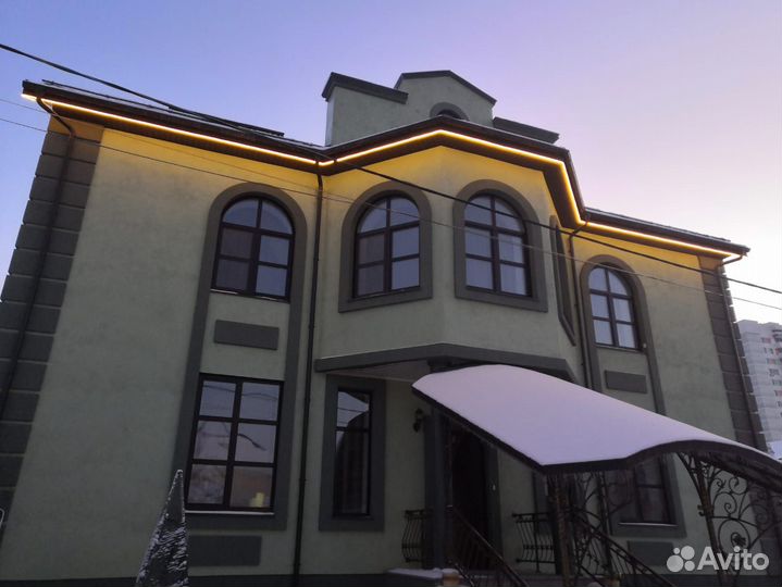 Украшения домов, подсветка зданий