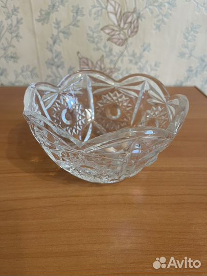 Хрустальная ваза