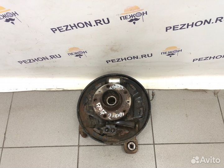 Кулак задний задний правый Renault Duster