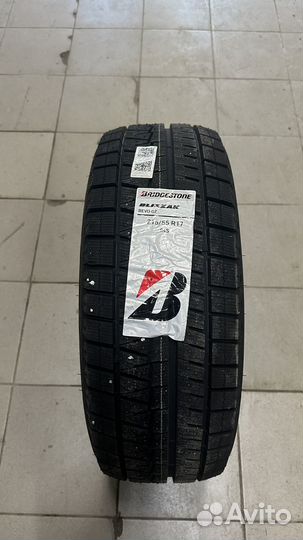 Bridgestone Blizzak Revo GZ 215/55 R17 94S