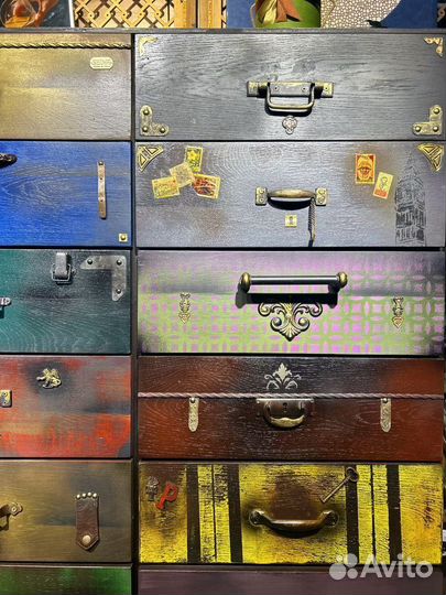 Комод авторский с чемоданами