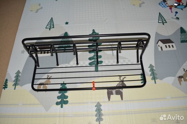 Вешалка настенная металлическая 