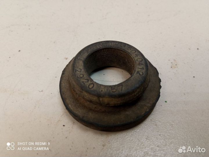 Опора корпуса воздушного фильтра Mercedes w123