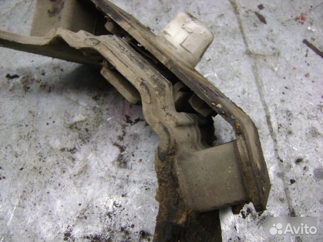 Опора АКПП Toyota Land Cruiser 200