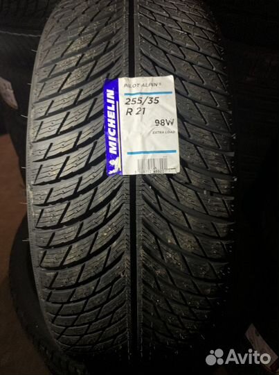 Michelin Pilot Alpin 5 255/35 R21 и 295/30 R21 102V