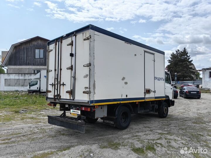 Mercedes-Benz 814, 1995