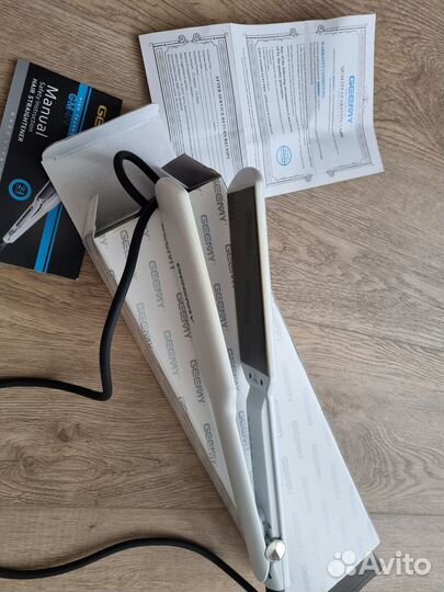 Выпрямитель для волос Professional GM 419 Geemy