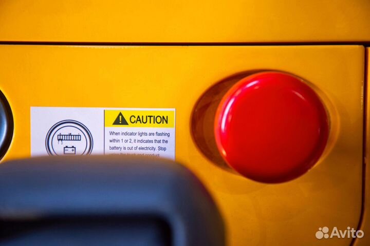 Штабелер, Штабелер самоходный 1,5 т 5 м