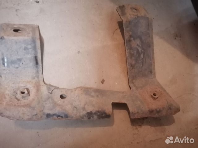 Крепление бампера на Mitsubishi Pajero 3