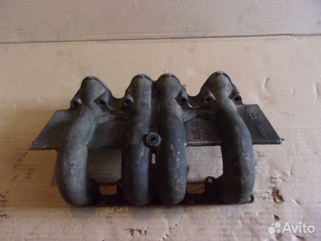 VW Транспортёр Т2, коллектор впускной 033129711