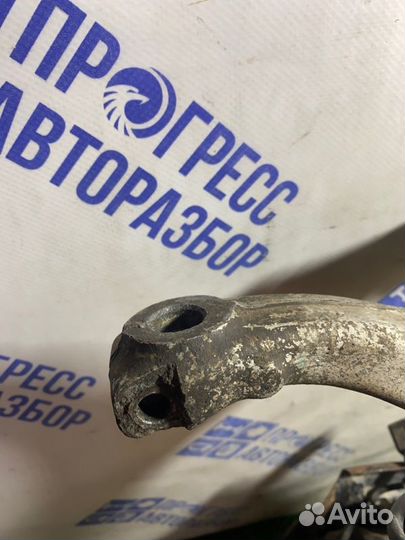 Кулак поворотный передний левый Audi A4 B6 седан