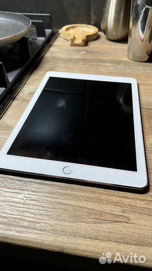 iPad pro 9.7 wi-fi +cellular