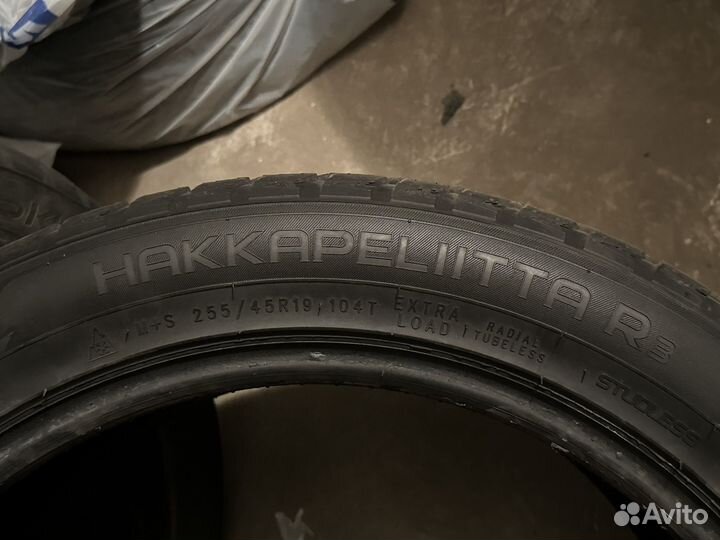 Nokian Tyres Hakkapeliitta R3 255/45 R19