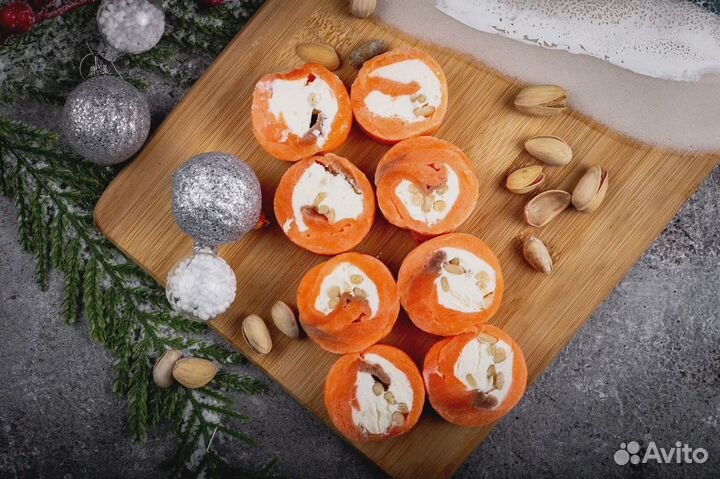 Оптом Слабосоленые рулетики из форели