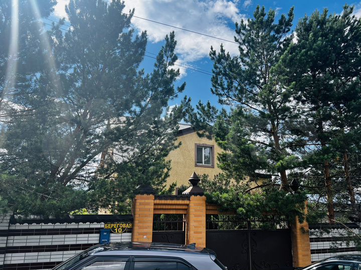 Дом 268 м² на участке 24,7 сот.