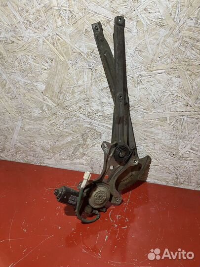 Стеклоподъемник передний правый Toyota Sprinter