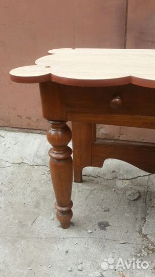 Антикварный столик