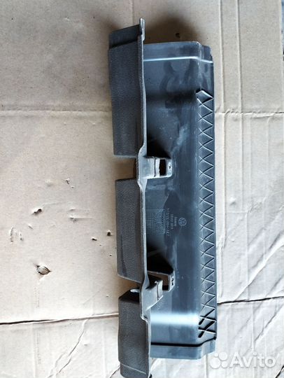 Накладка крепления сиденья VW touran 2003-2010