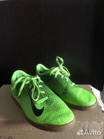 Для футбола: Бутсы nike 38 размер, гетры