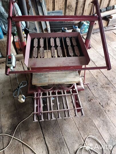 Станок для производства шлакоблоков