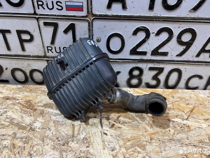 Резонатор воздушного фильтра Audi A5 купе 2.0 2010