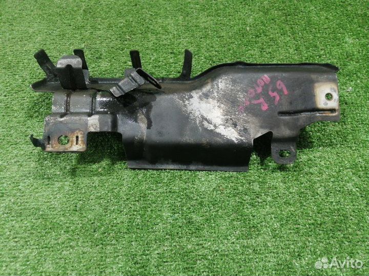 Кронштейн правый Toyota Land Cruiser Prado 150