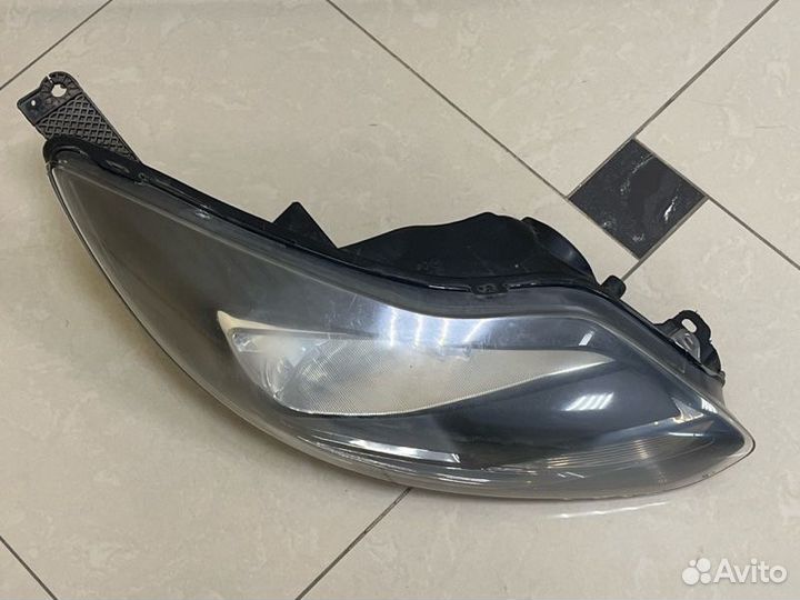 Фара правая Ford Focus CB8 pnda 2013