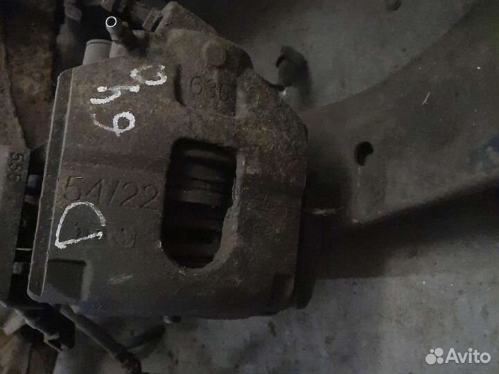 Ford Fusion переднии супорта