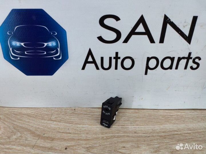 Разъем AUX Bmw 3 F30 N47D20 2013