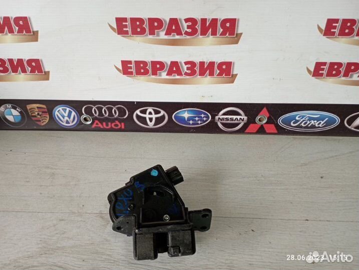 Замок двери багажника Lexus Rx350 2010