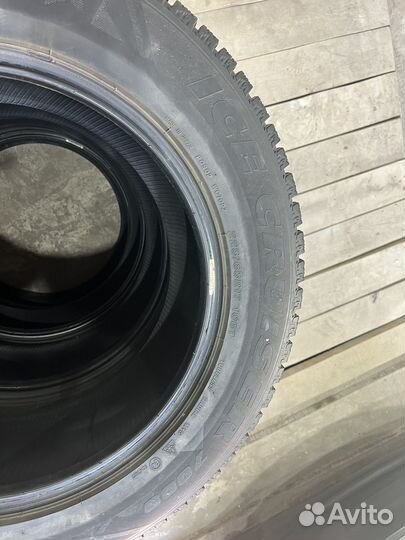 Bridgestone Ice Cruiser 7000 225/65 R17