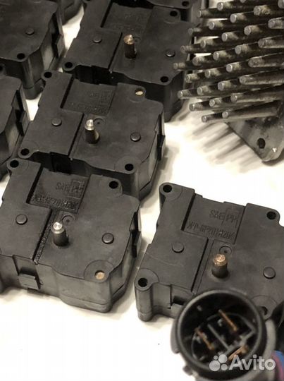 Электроприводы заслонок печки Audi A8 D2