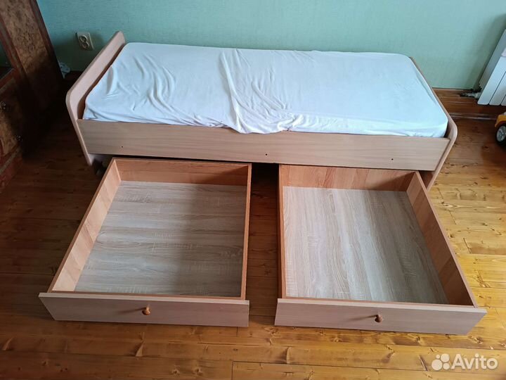 Детская кровать с ящиками