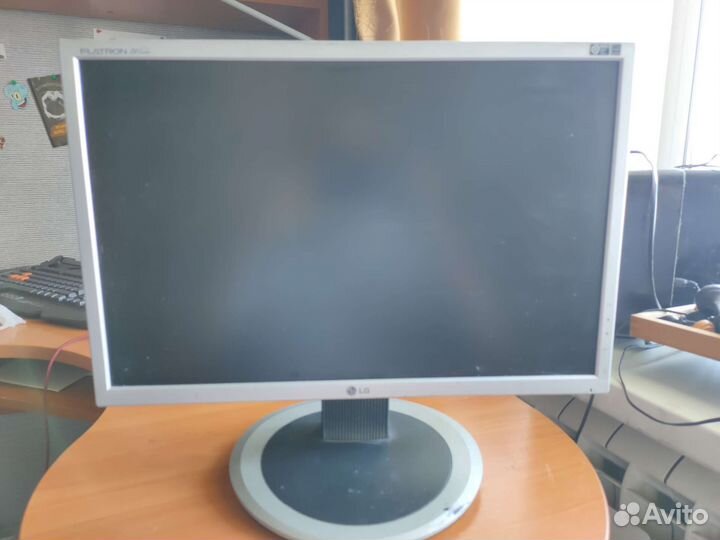 Монитор LG flatron L194WT